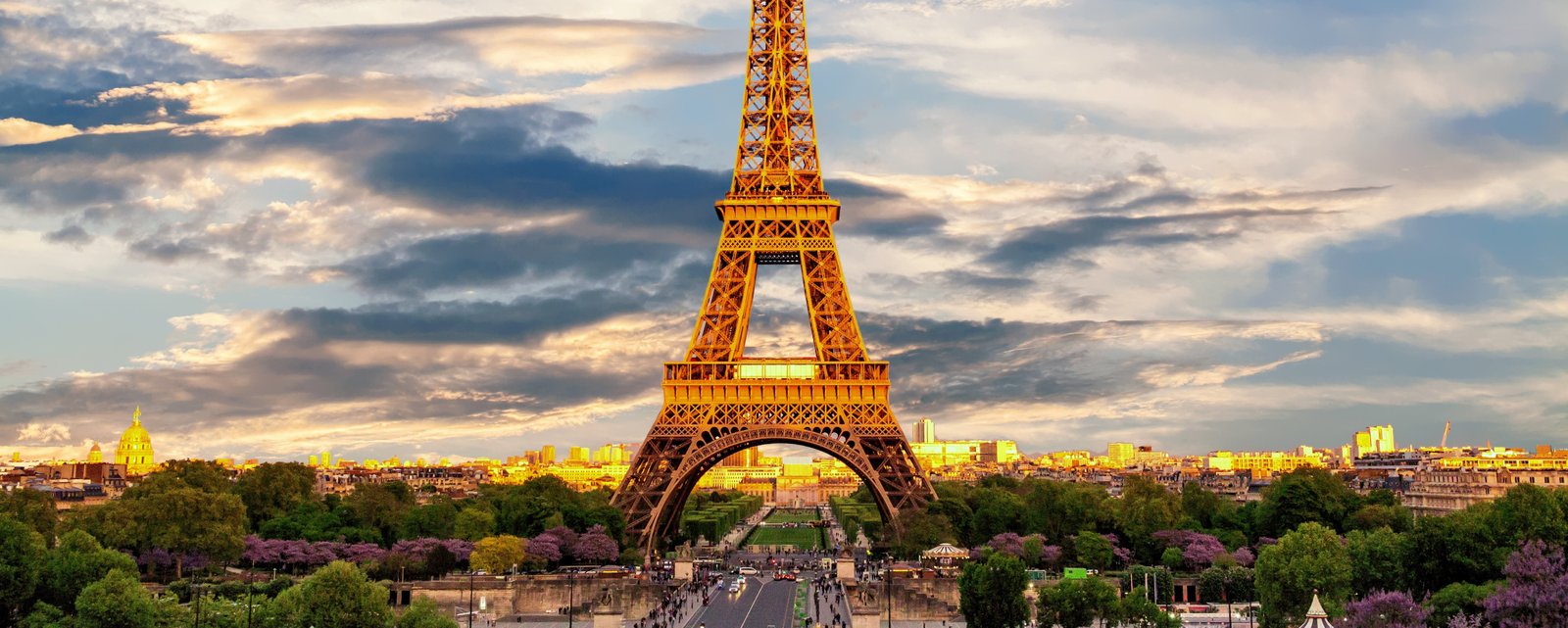 Equipo de Viajes en Oferta en oficina